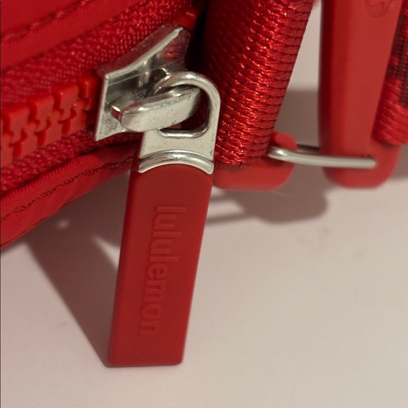 LULULEMON Future Legacy team Canada crossbody bag red adjustable strap full zip - Picture 13 of 16